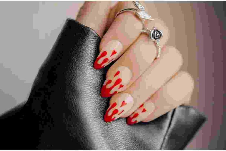 Stunning Valentine's Day Acrylic Nail Designs